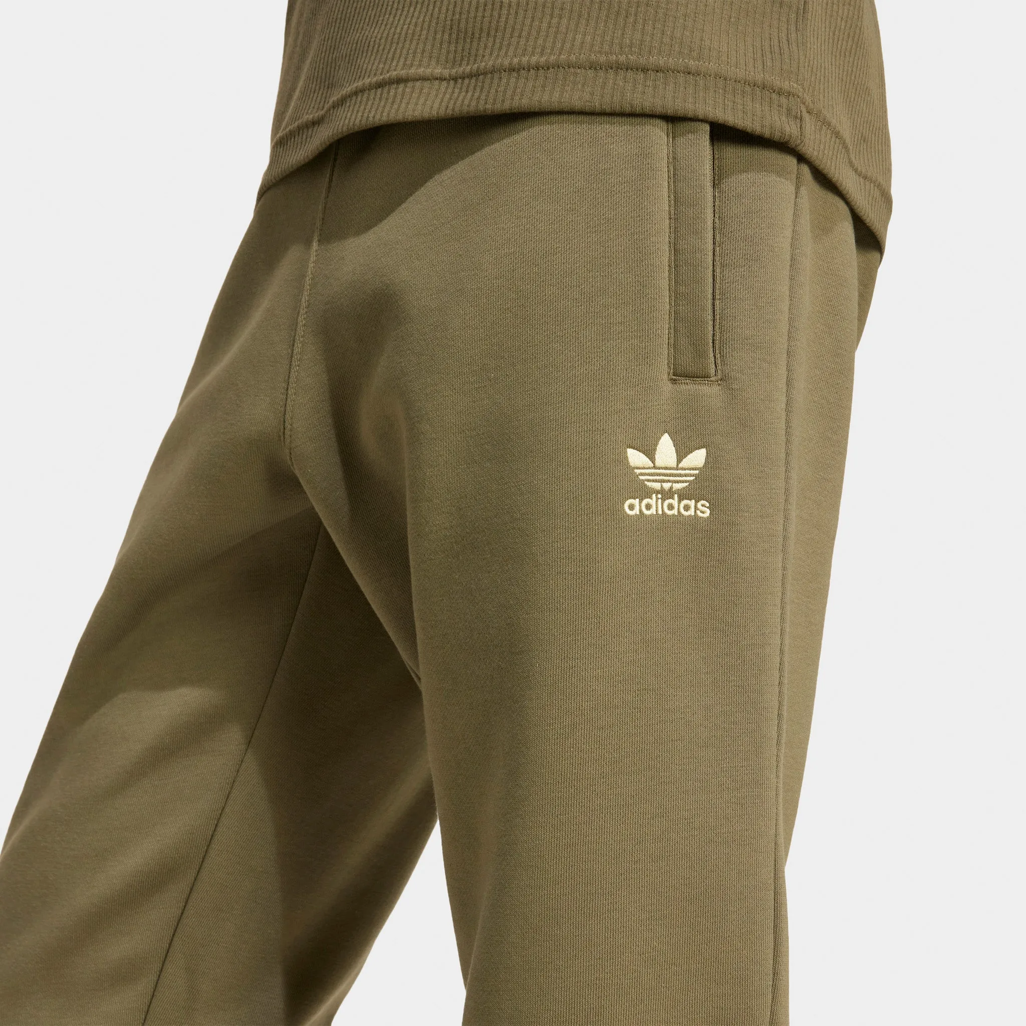 adidas Trefoil Essentials Joggers / Olive Strata