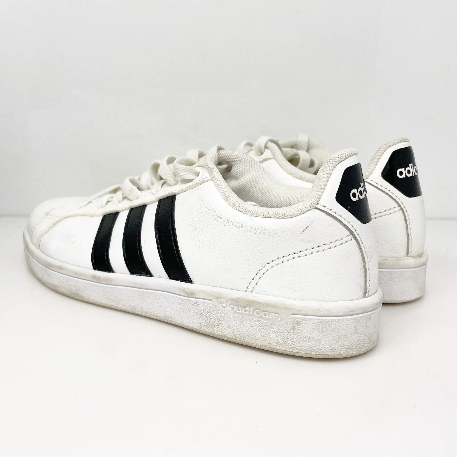 Adidas Womens Cloudfoam Advantage AW4287 White Casual Shoes Sneakers Size 7.5