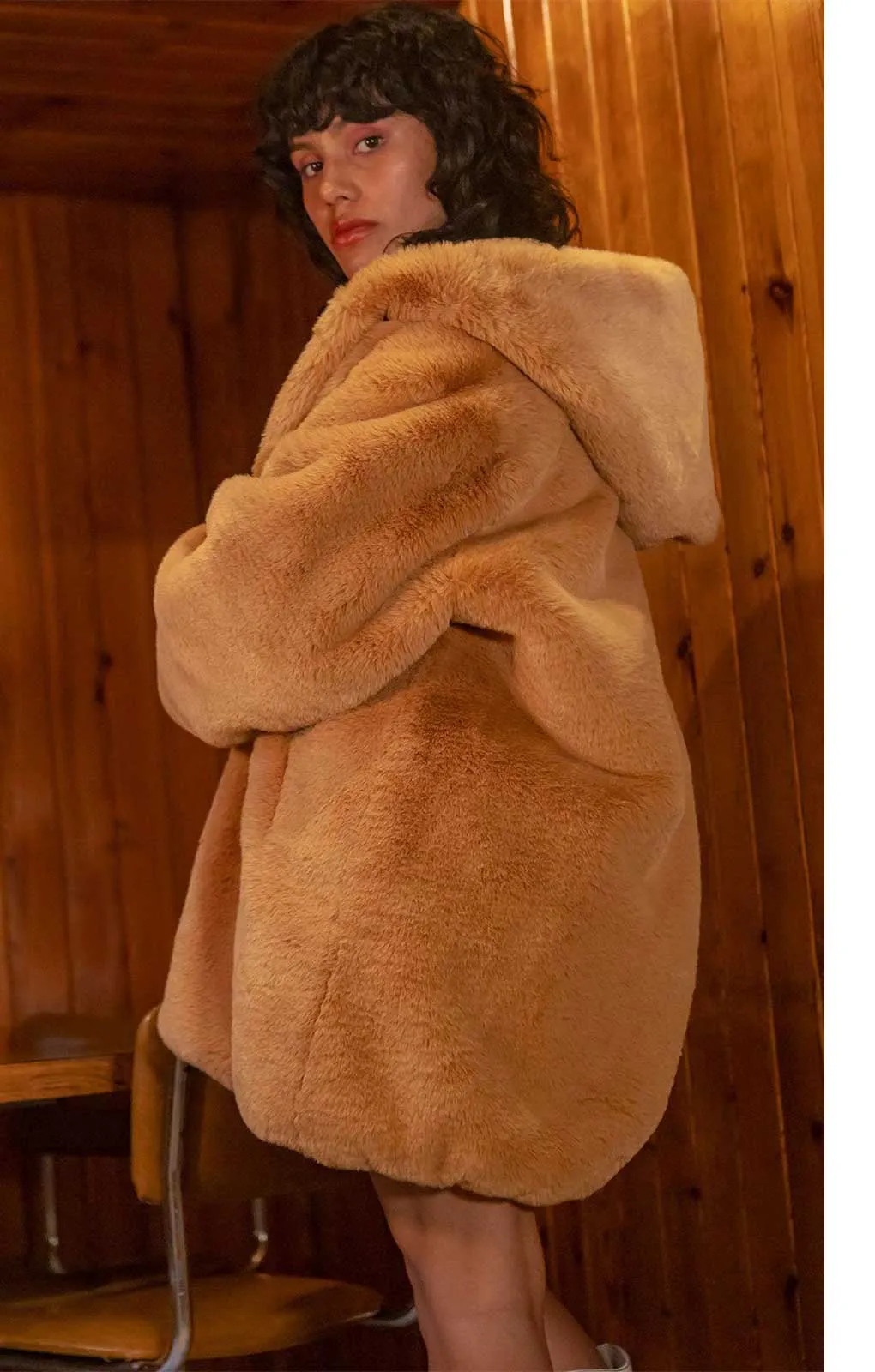 Elsie & Fred Lil Kim Luxury Faux Fur Coat in Cappucino