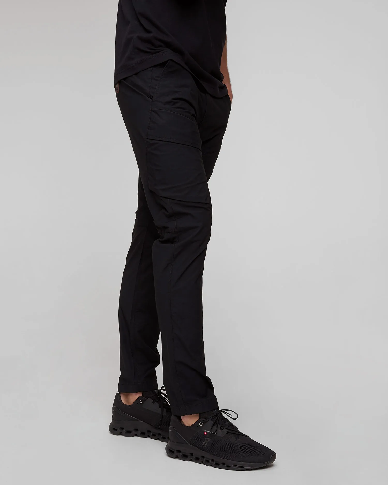 Men's black trousers Napapijri M-Carchi Cargo NP0A4I4T0411-1