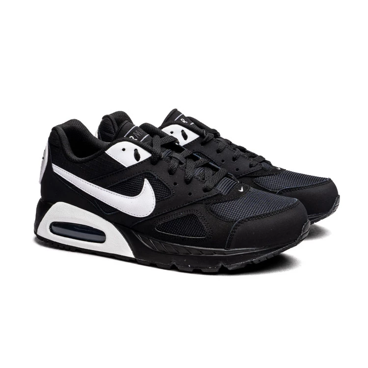 Nike Air Max Ivo Trainers