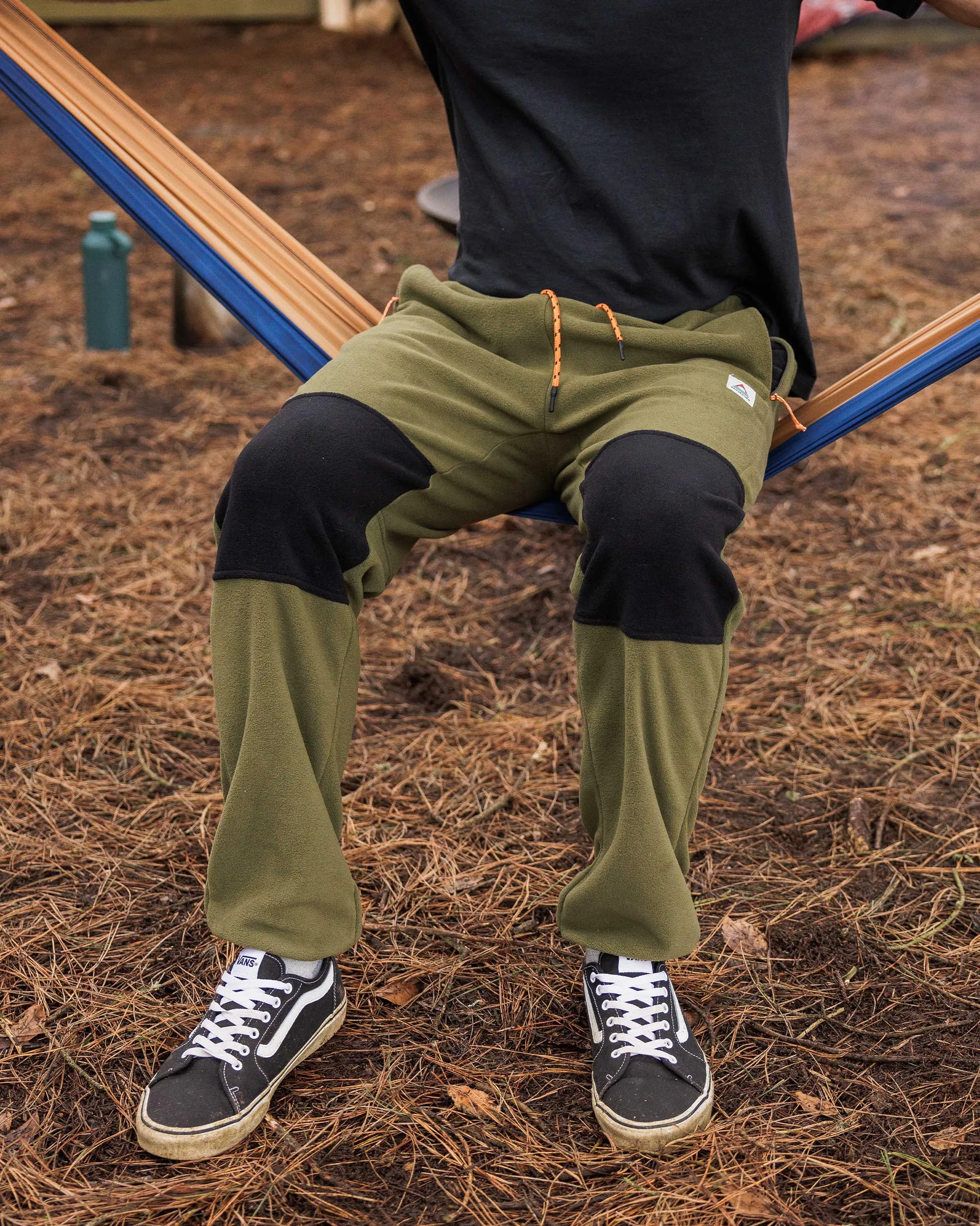 Recycled Polar Fleece Jogger in True Black and Khaki