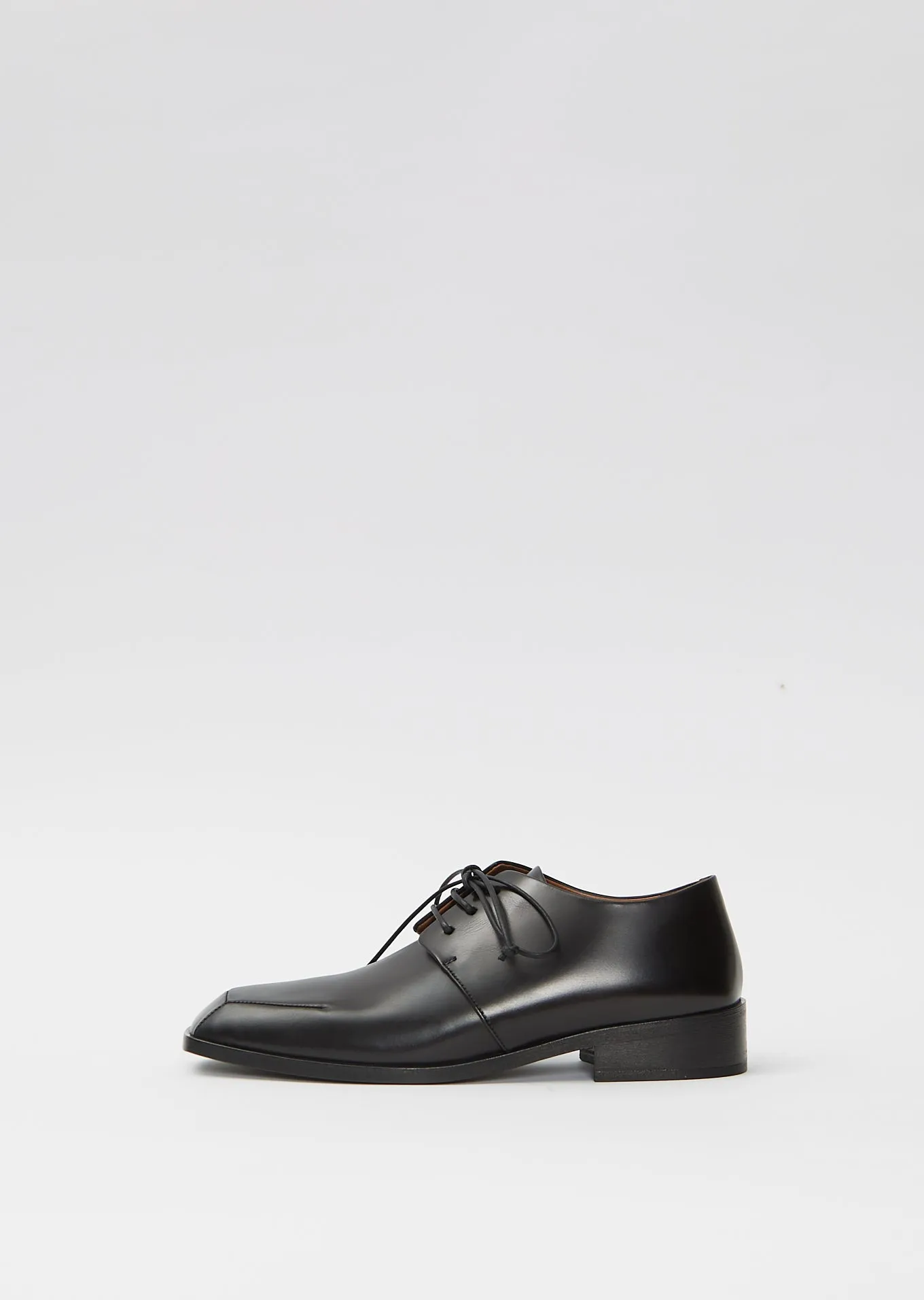 Italian Leather Lace-Up Shoe