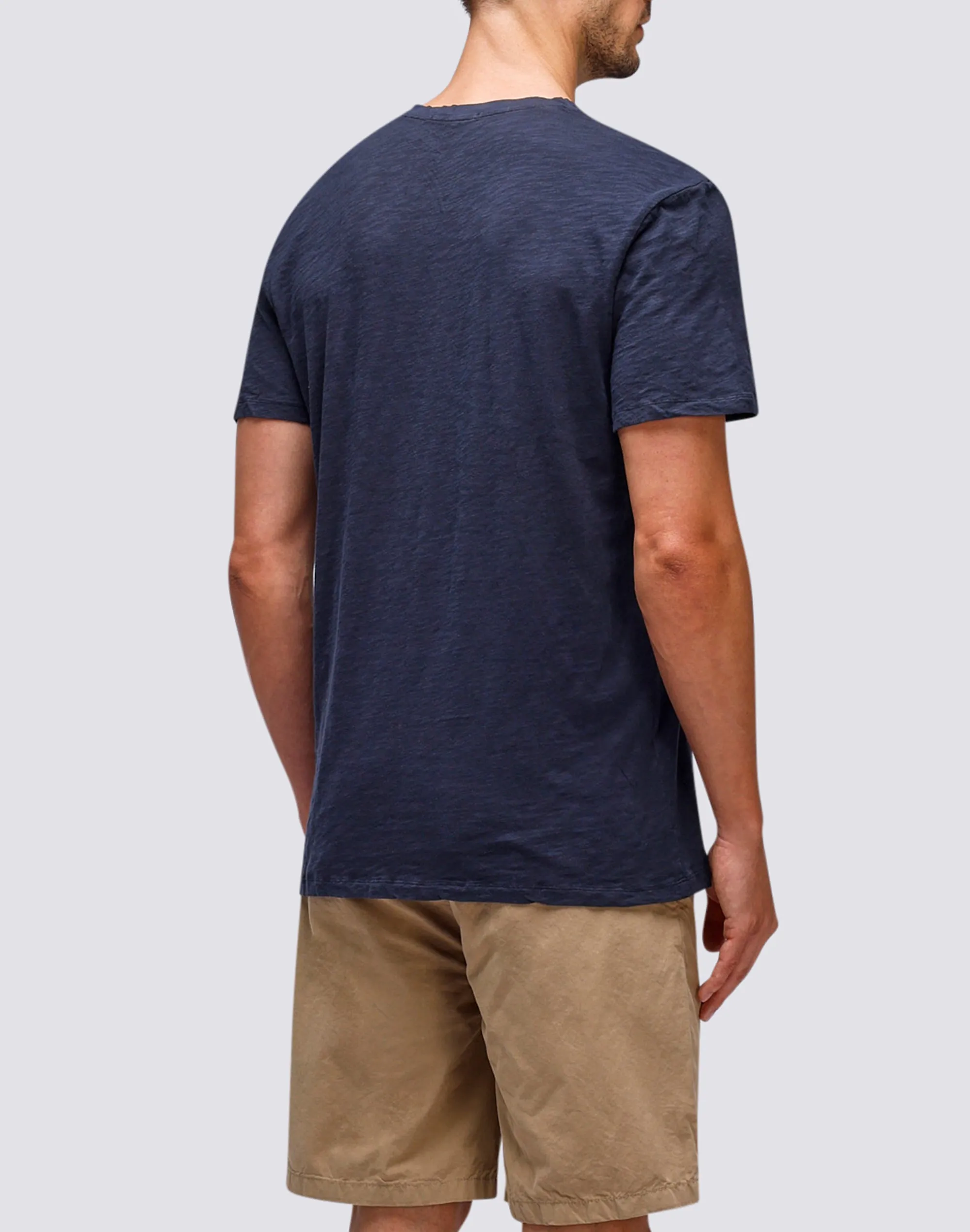 T-shirt with V-neck in dyed capo.