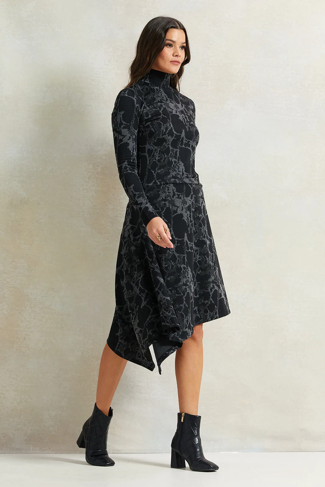 Women Black Printed Asymmetric Dress