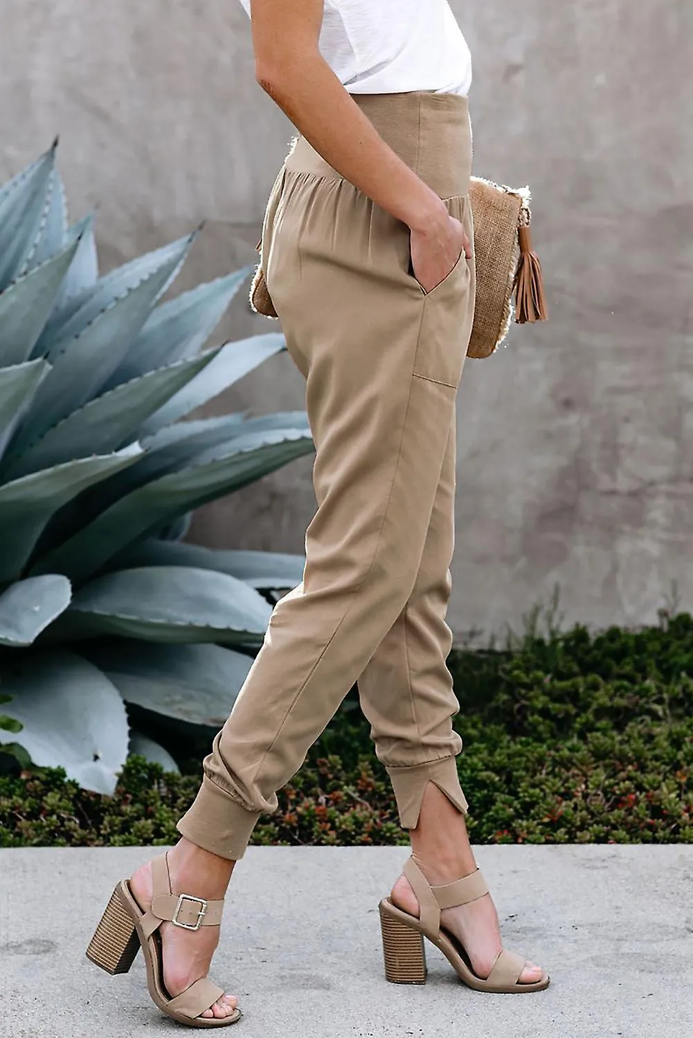 Women's Khaki Pocketed Casual Joggers